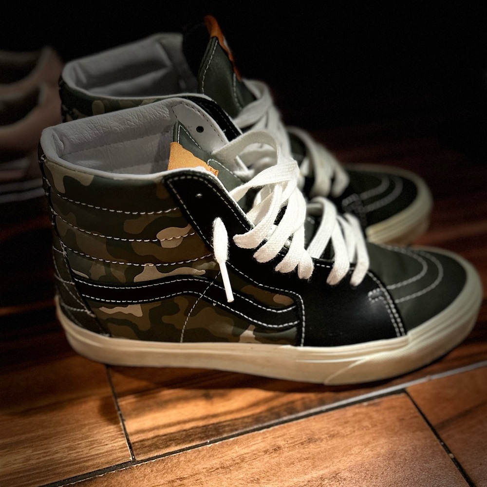 Women’s camo Hightop Vans